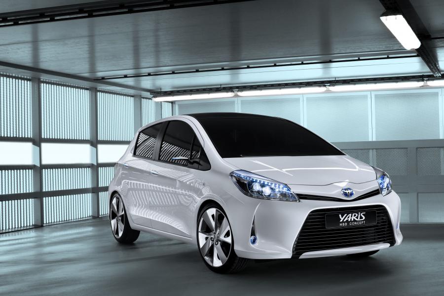 Toyota Yaris HSD Concept 2011 года  (фото 12 из 18)